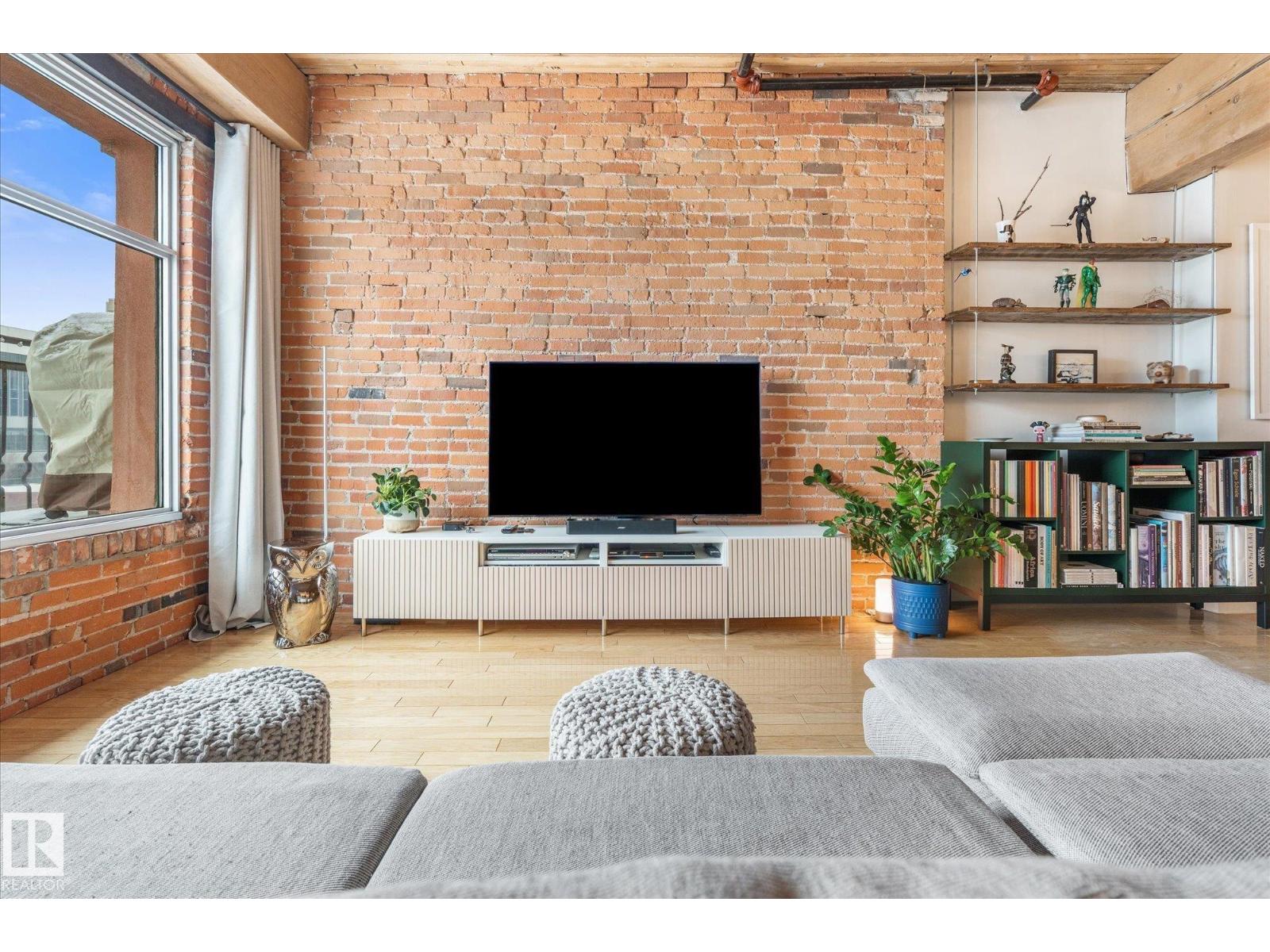 #310 10301 109 ST NW, Edmonton