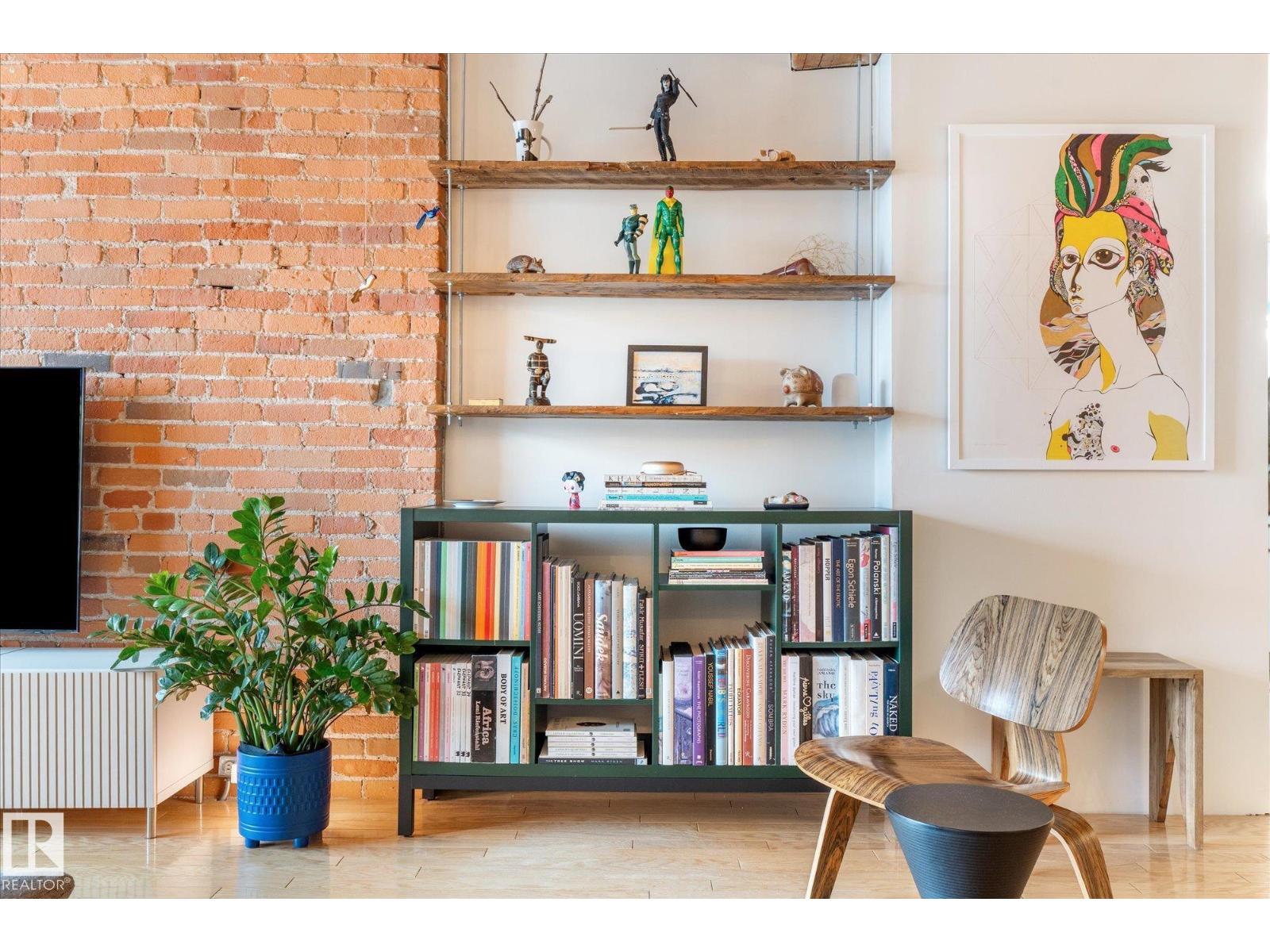 #310 10301 109 ST NW, Edmonton