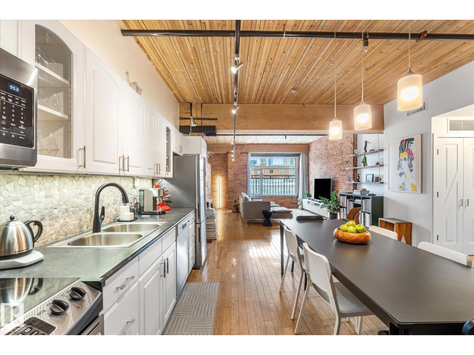 #310 10301 109 ST NW, Edmonton