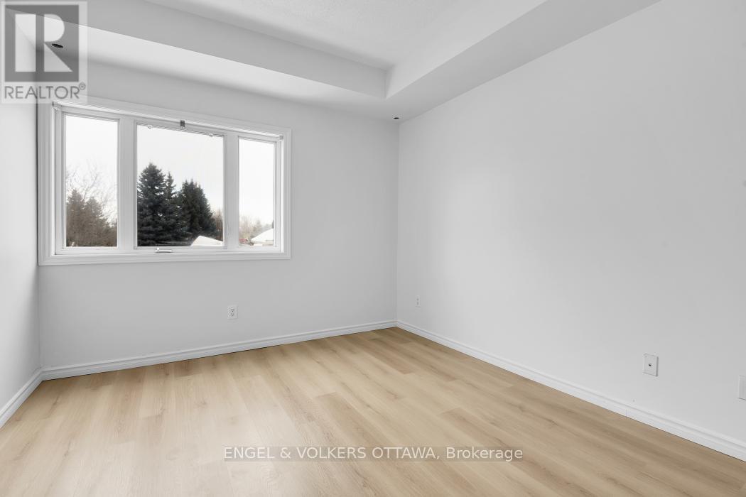 #5 165 WATERBRIDGE DRIVE - 10