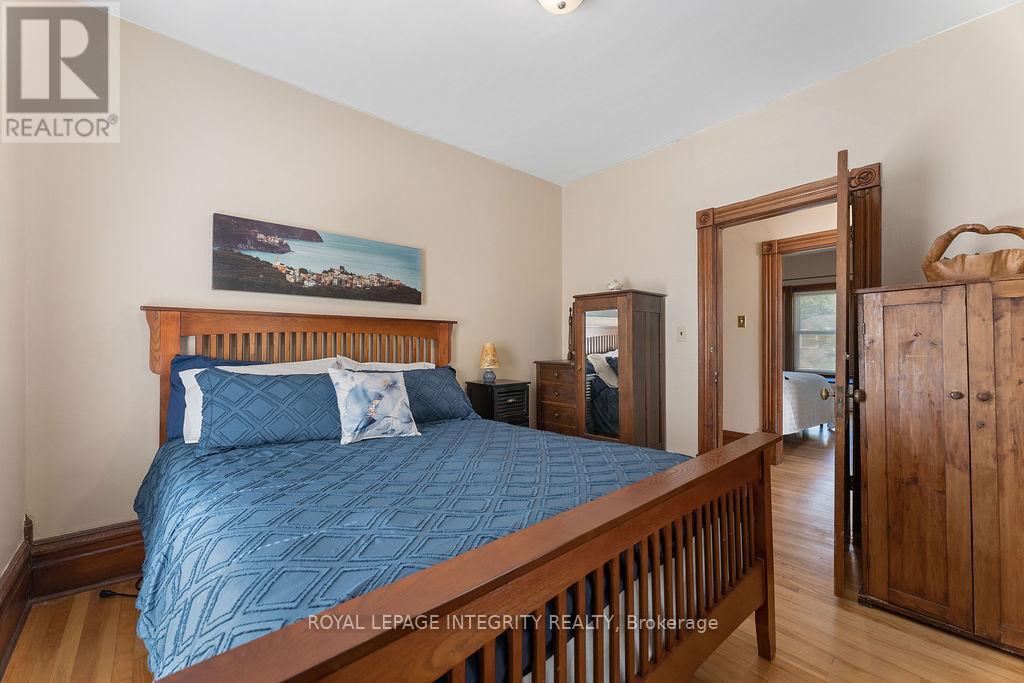 72 LAKESHORE DRIVE - 18