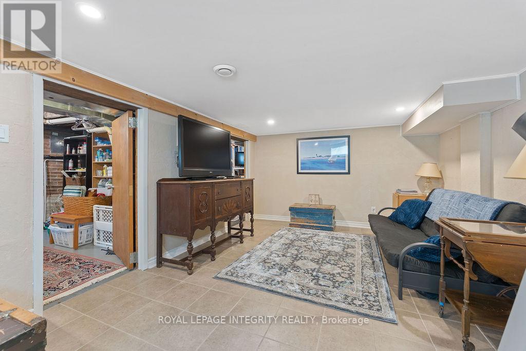 72 LAKESHORE DRIVE - 23