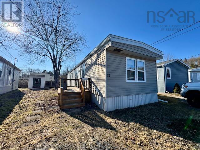 Property photo of 37 Brook Crescent