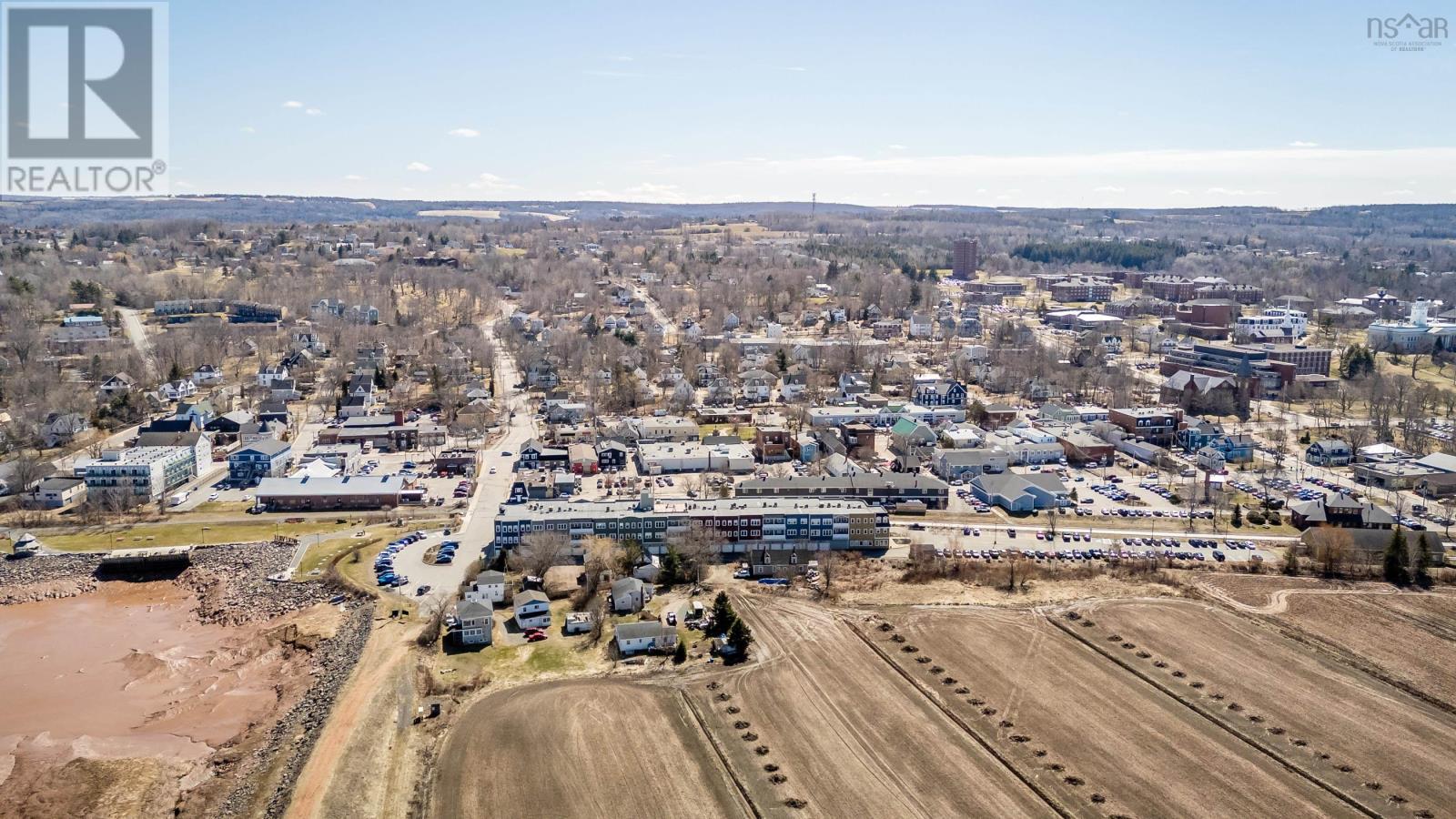 Property 8 of 23 of 302 24 Harbourside Drive