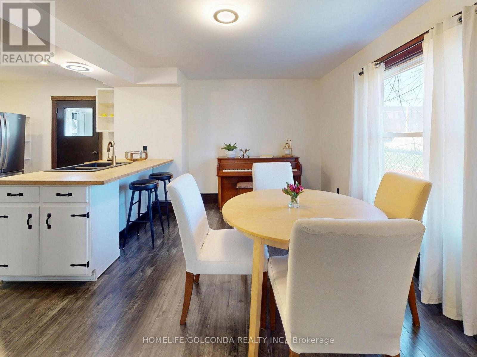 27 WOODLAND AVENUE - 12