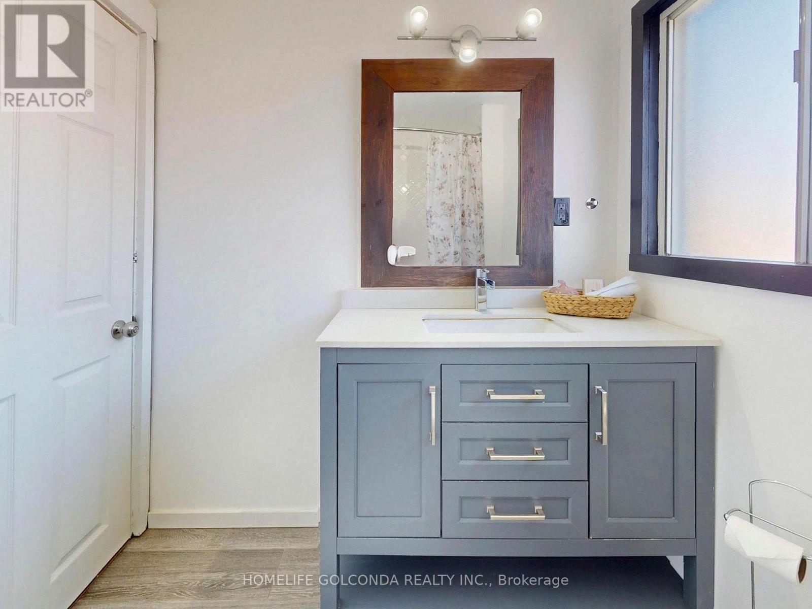 27 WOODLAND AVENUE - 29