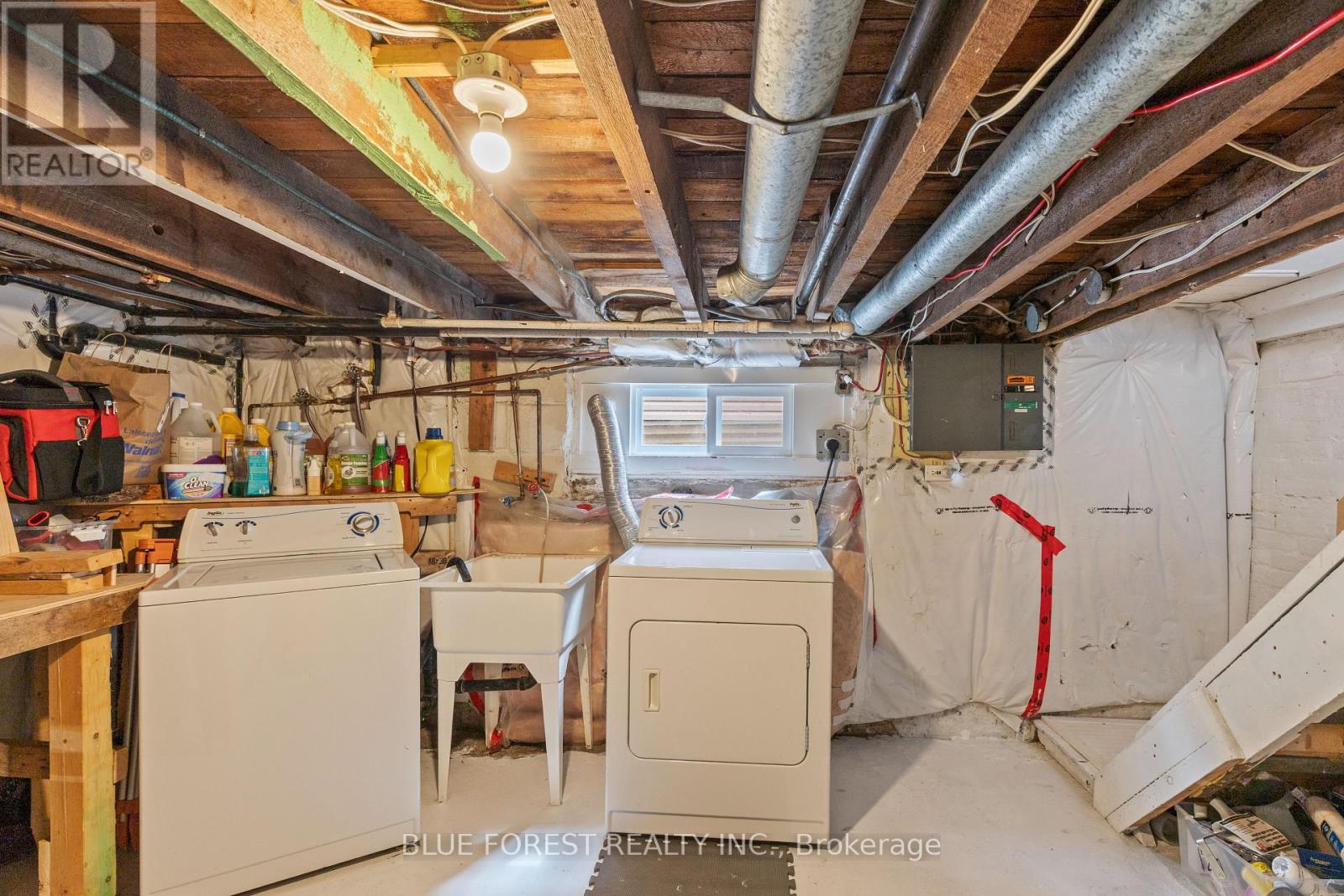 96 DREANEY AVENUE - 23