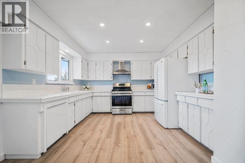 225 67A STREET, Delta