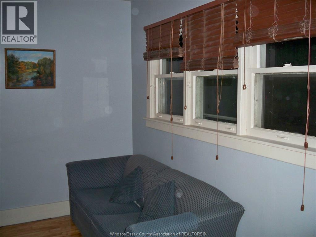427 GLADSTONE AVENUE - 7