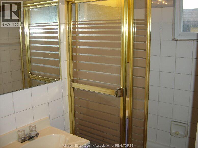 427 GLADSTONE AVENUE - 16
