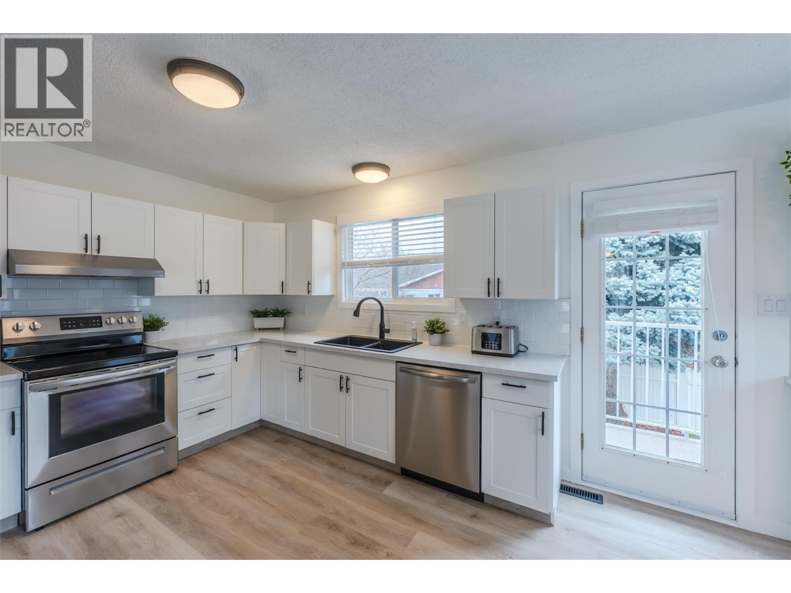  1584 BEATTY Street, Penticton