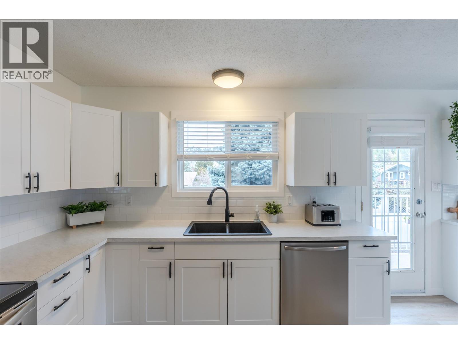  1584 BEATTY Street, Penticton
