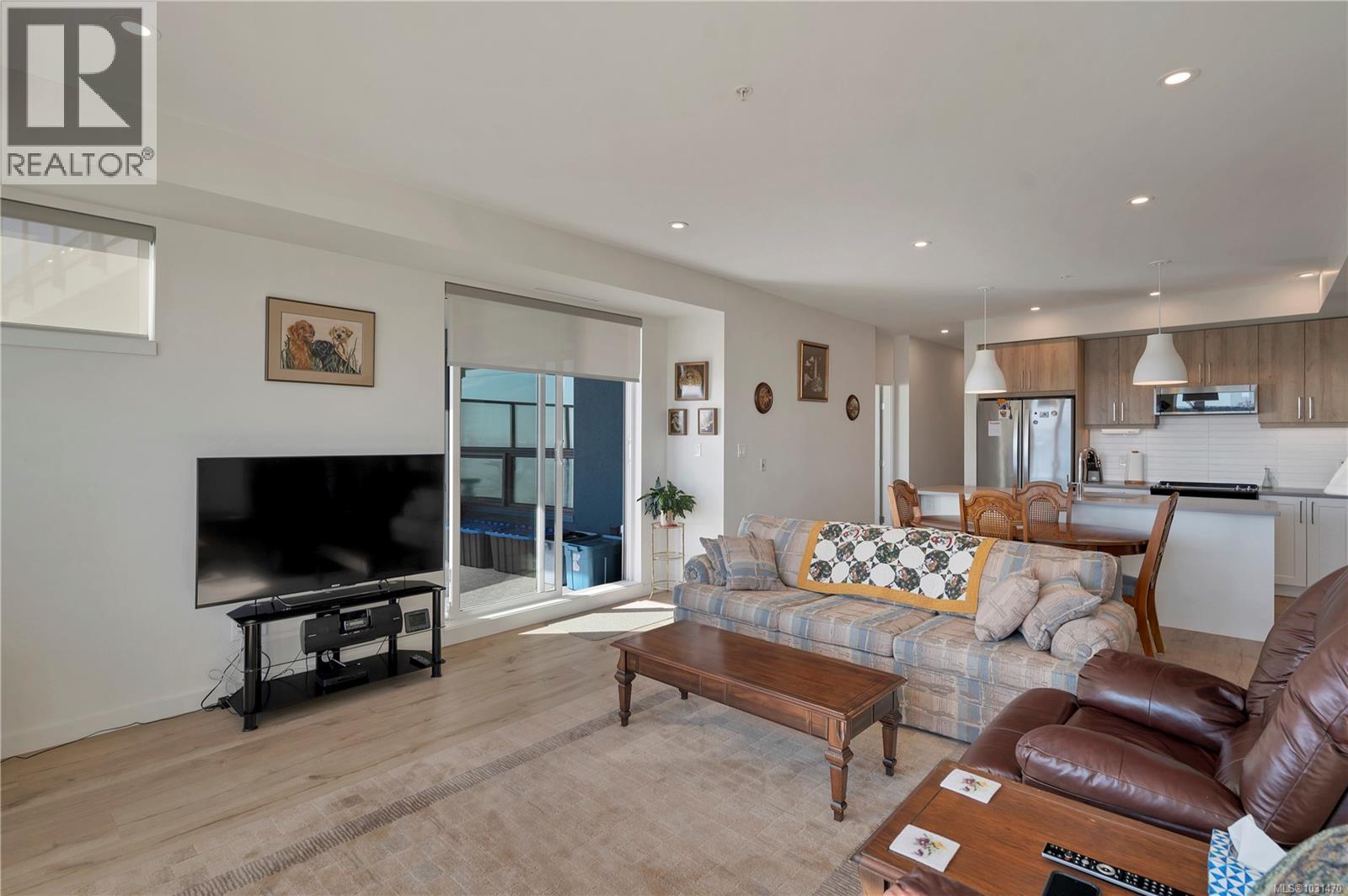 304 536 Island Hwy S, Campbell River