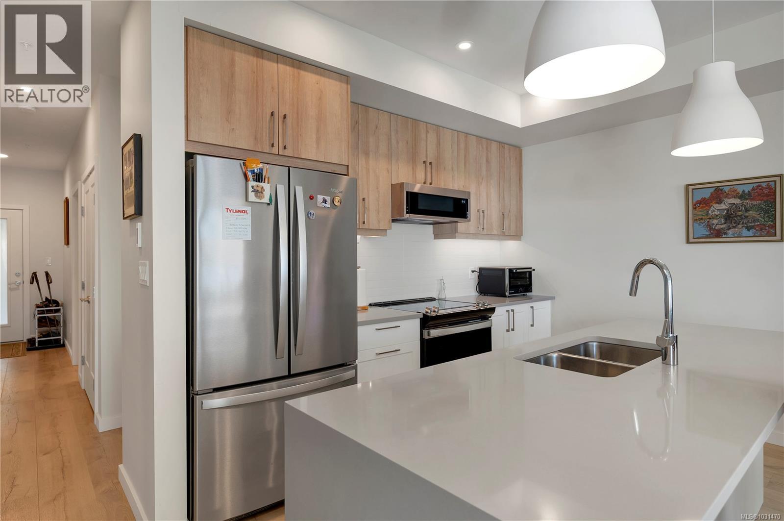 304 536 Island Hwy S, Campbell River