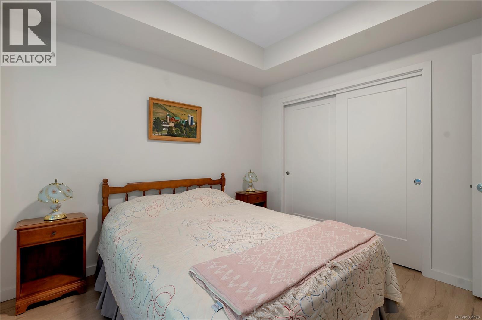 #304 536 Island Hwy S - 21