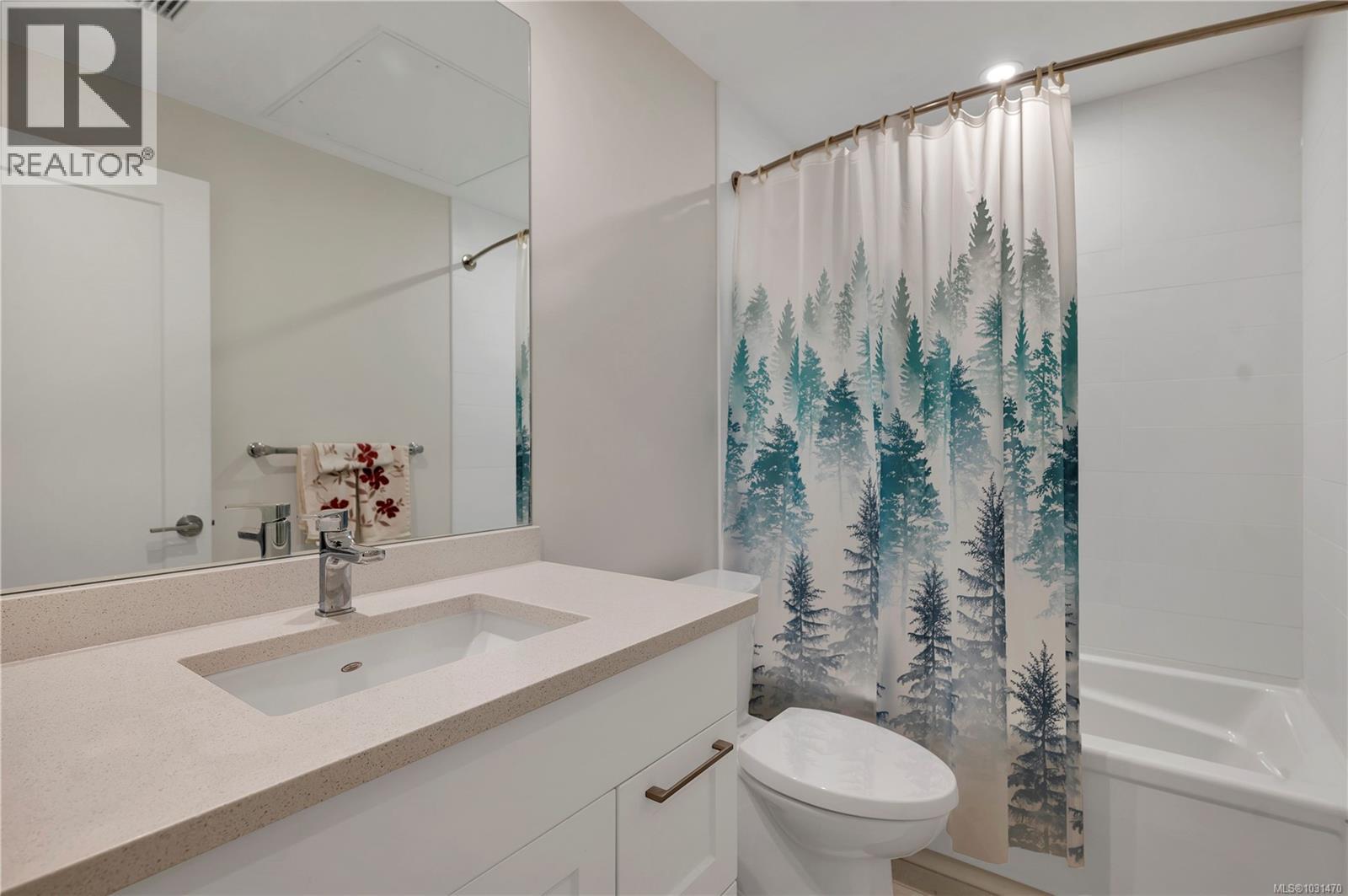 304 536 Island Hwy S, Campbell River