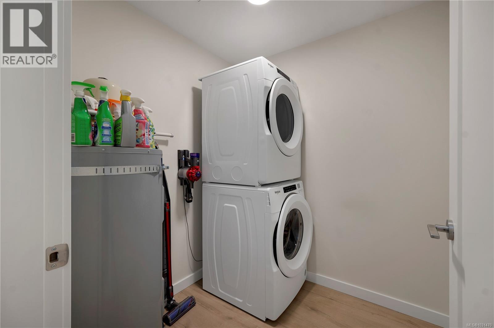 304 536 Island Hwy S, Campbell River