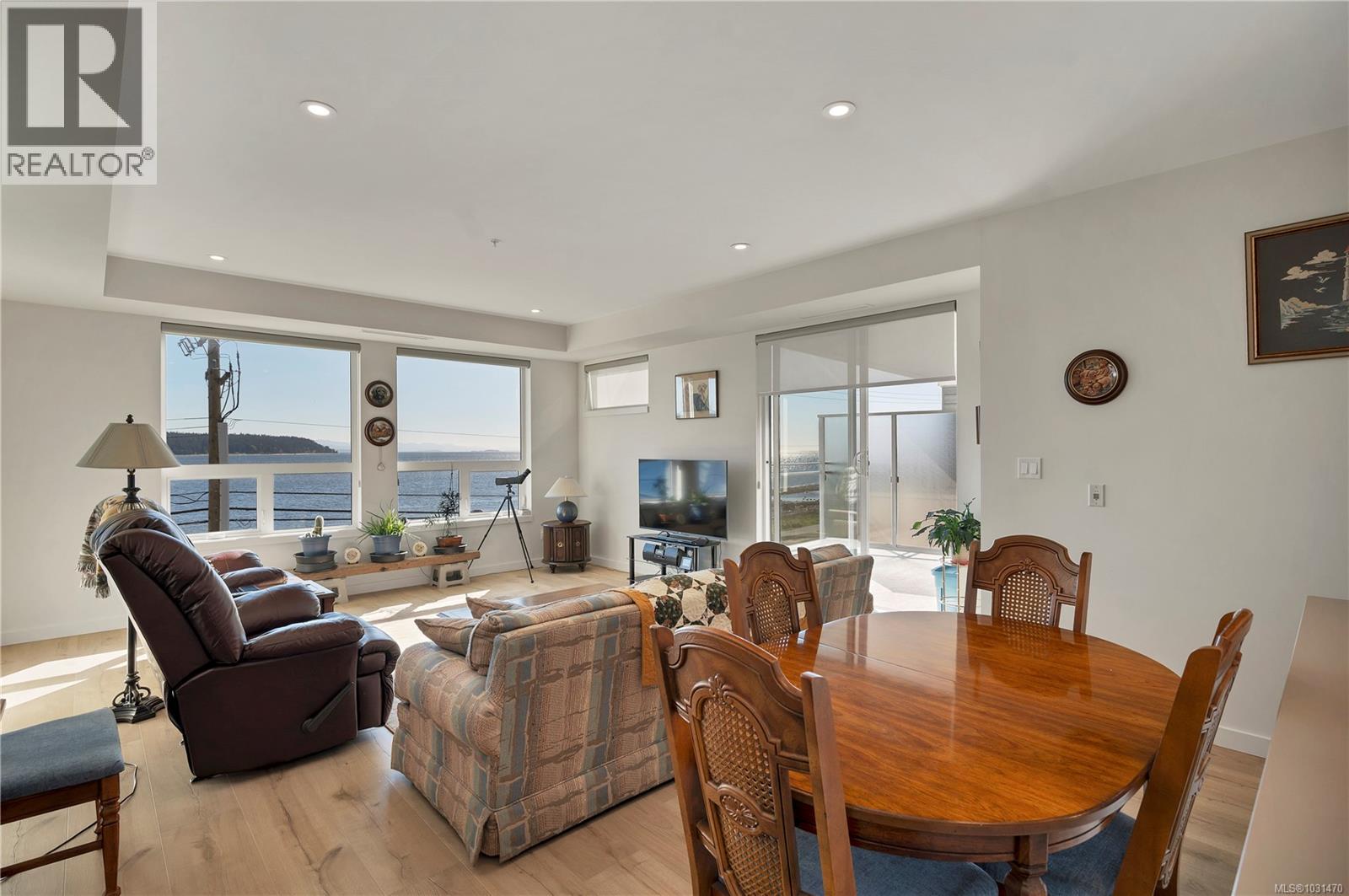 304 536 Island Hwy S, Campbell River