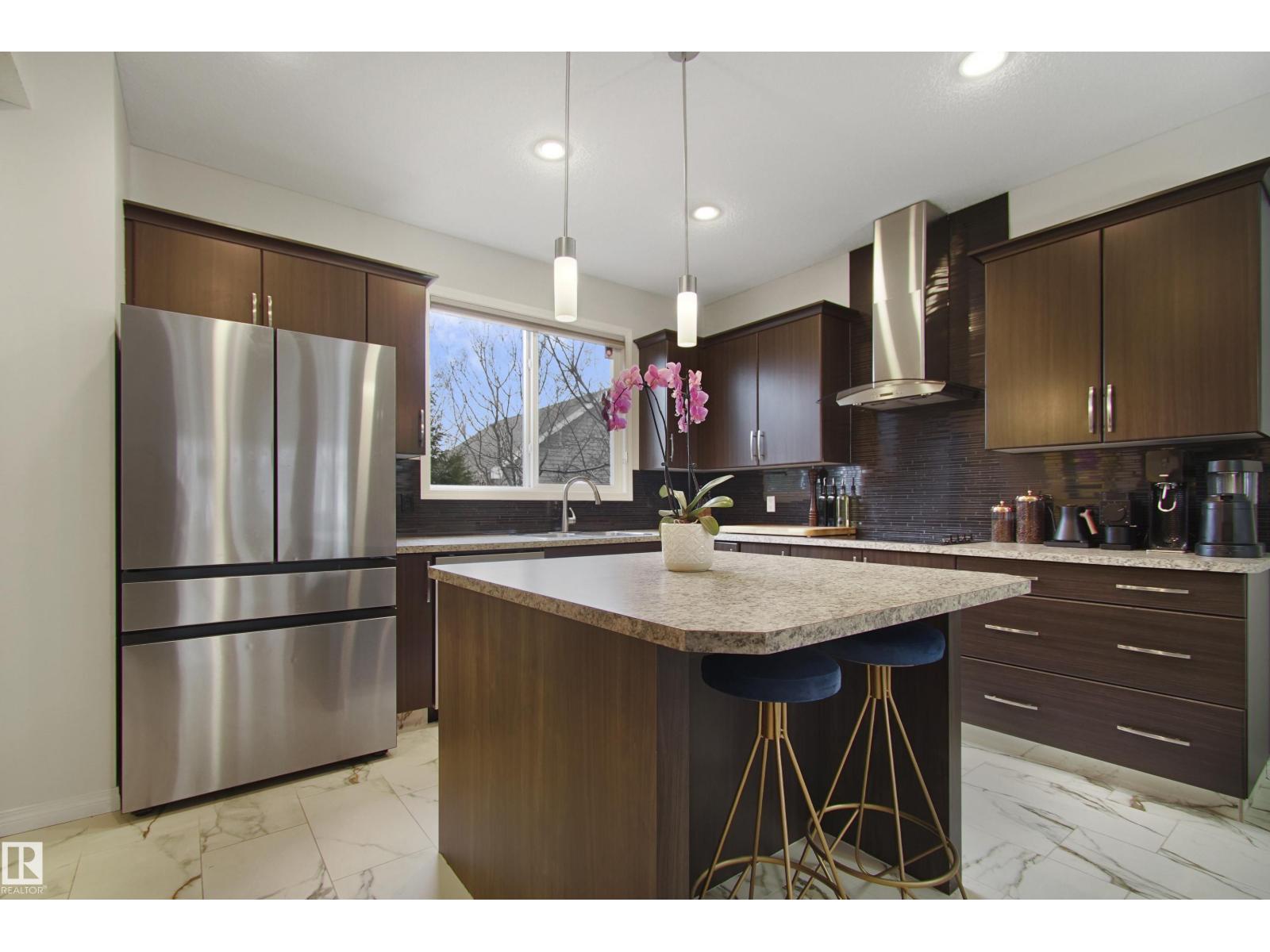 2028 74 ST SW, Edmonton