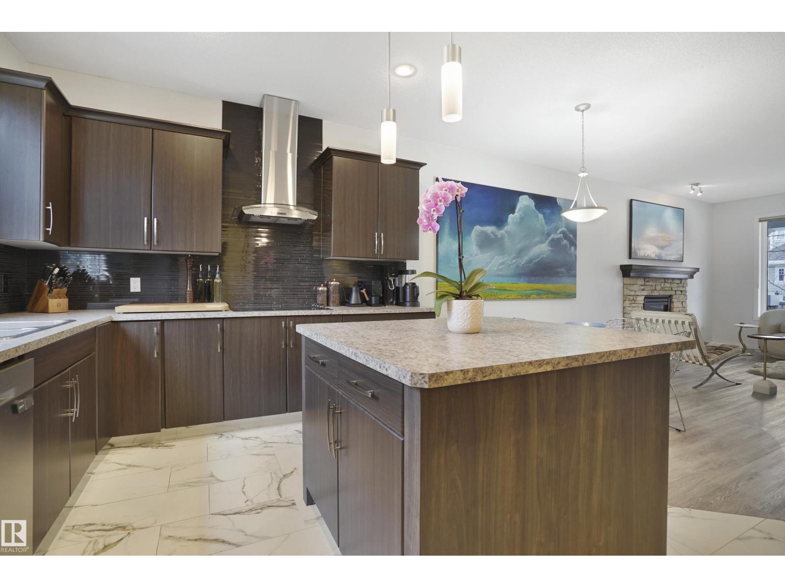 2028 74 ST SW, Edmonton