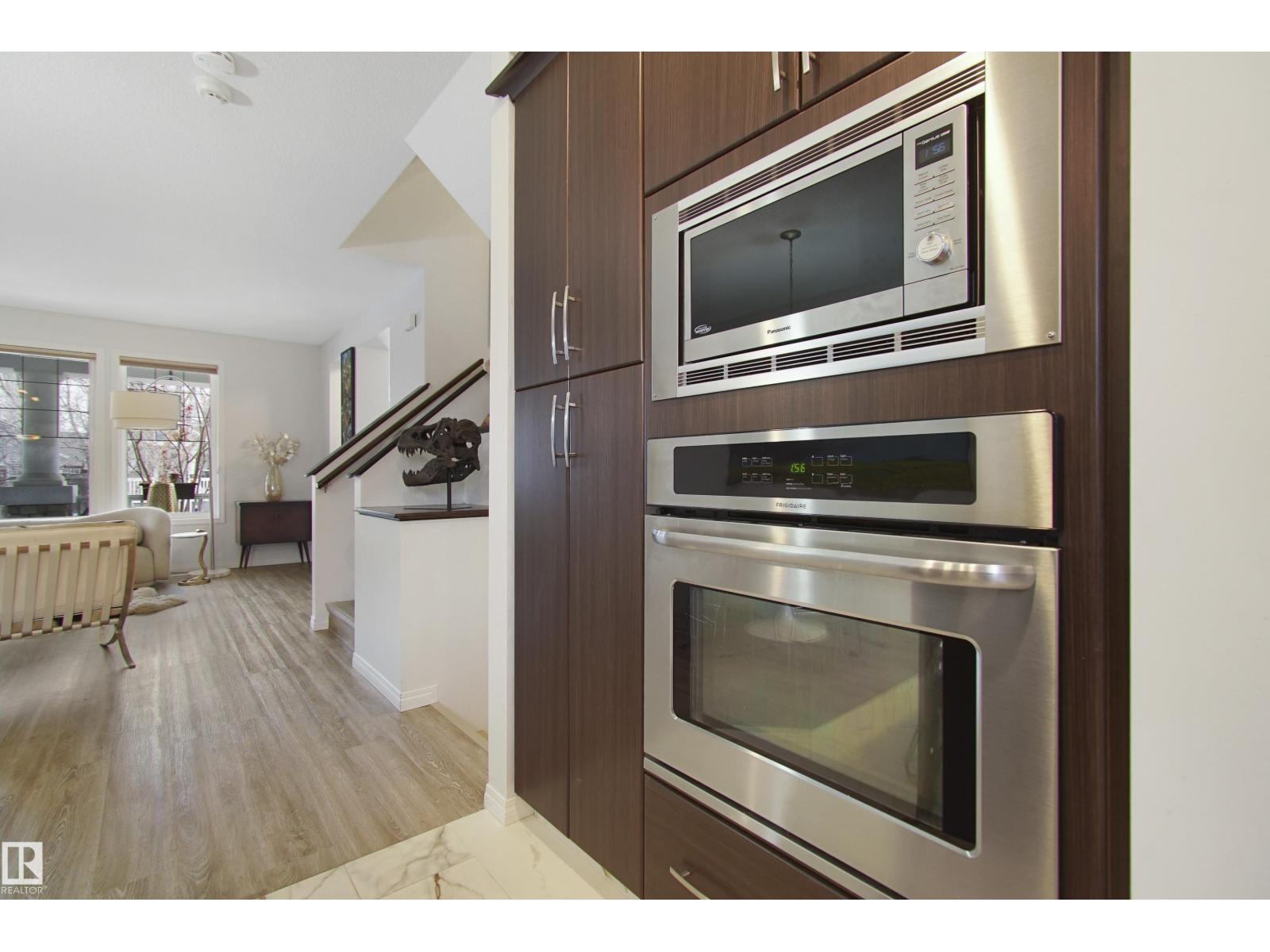 2028 74 ST SW, Edmonton