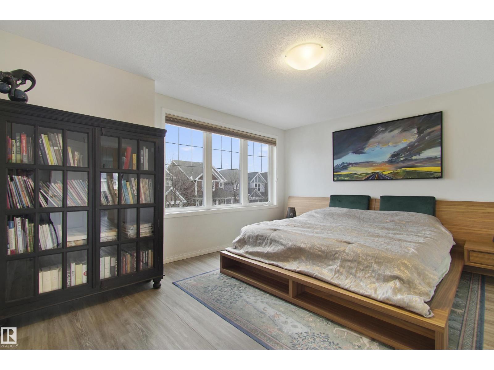 2028 74 ST SW, Edmonton