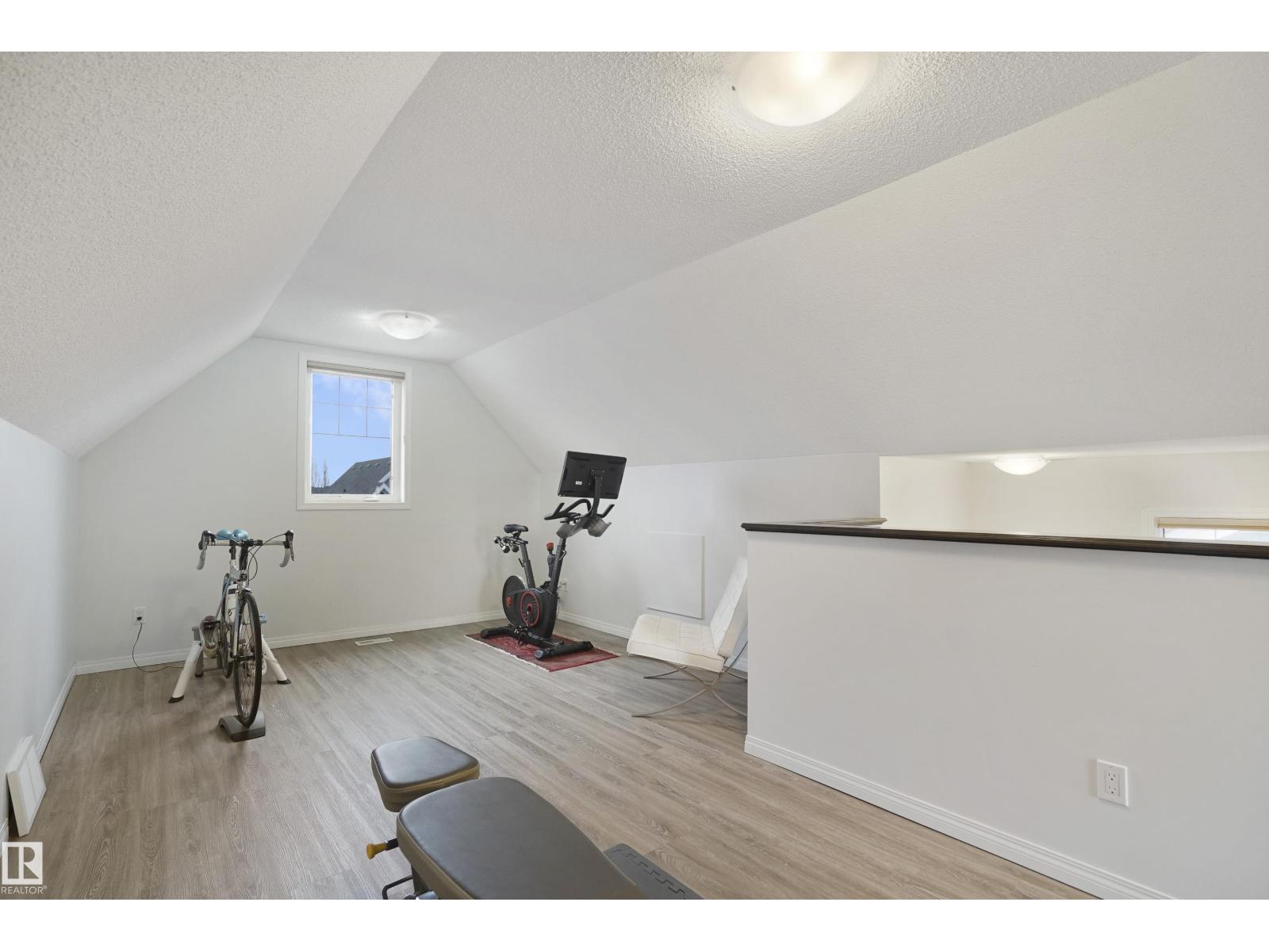 2028 74 ST SW, Edmonton