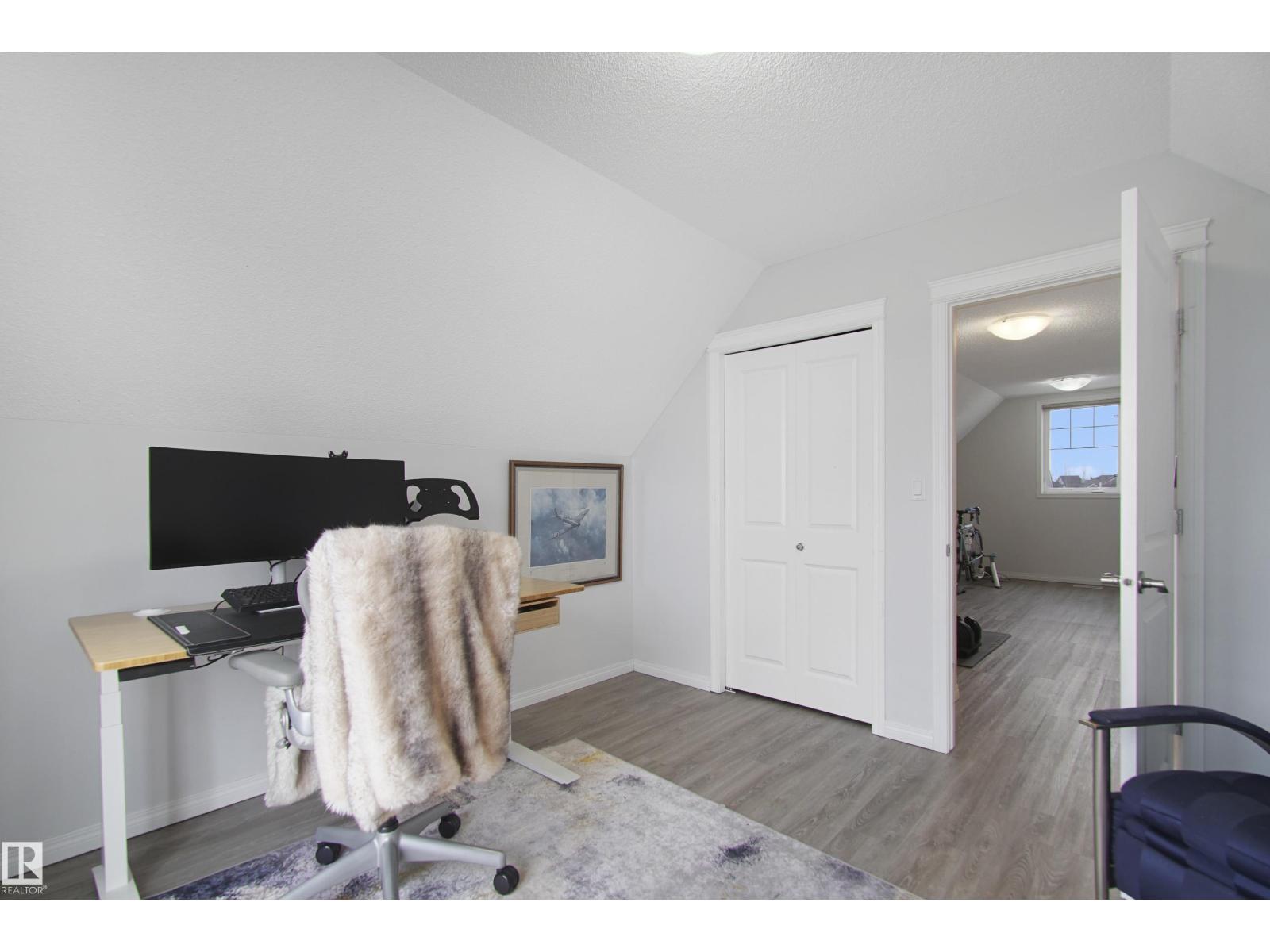 2028 74 ST SW, Edmonton