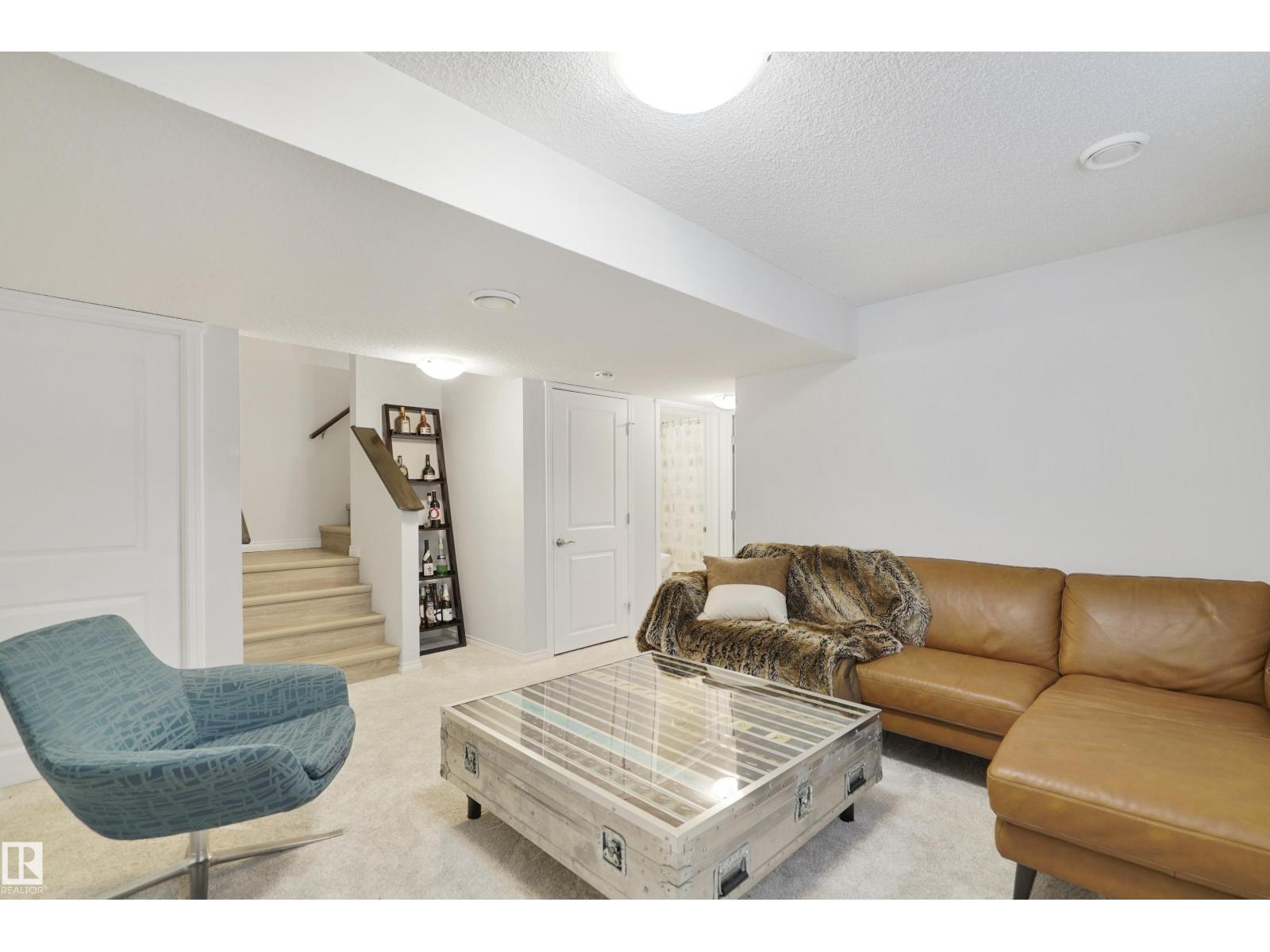 2028 74 ST SW, Edmonton