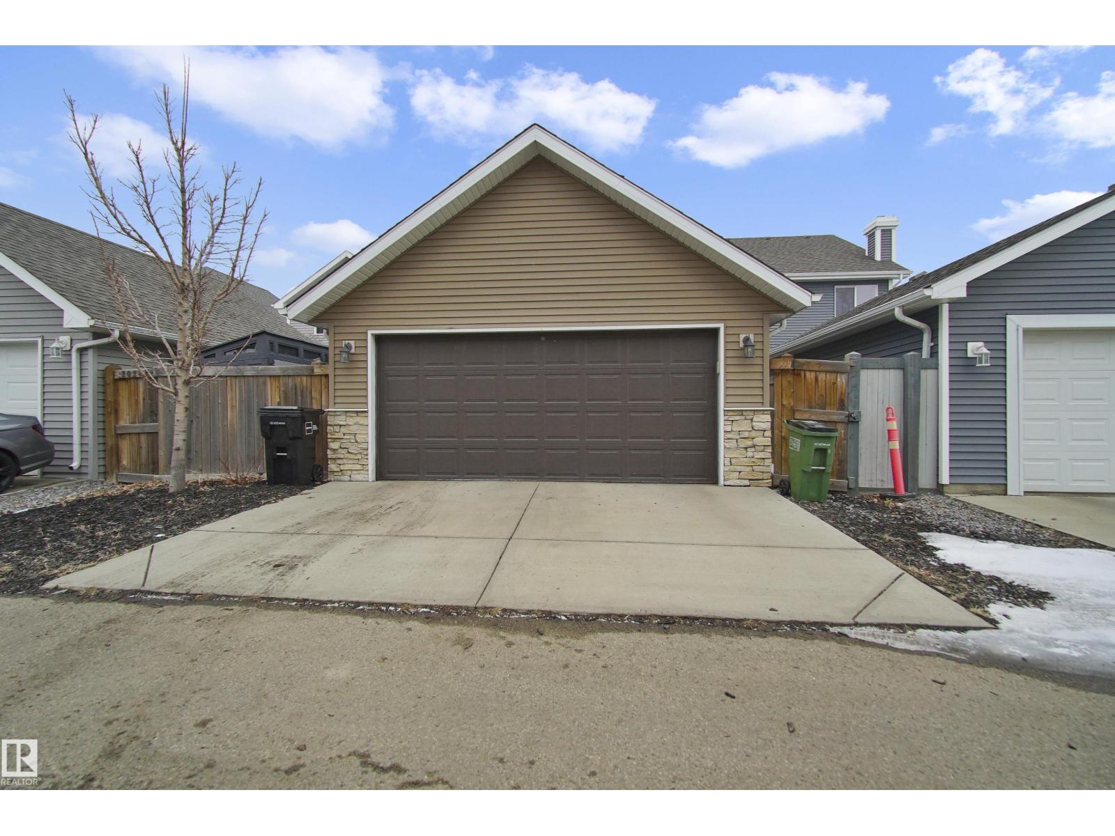 2028 74 ST SW, Edmonton