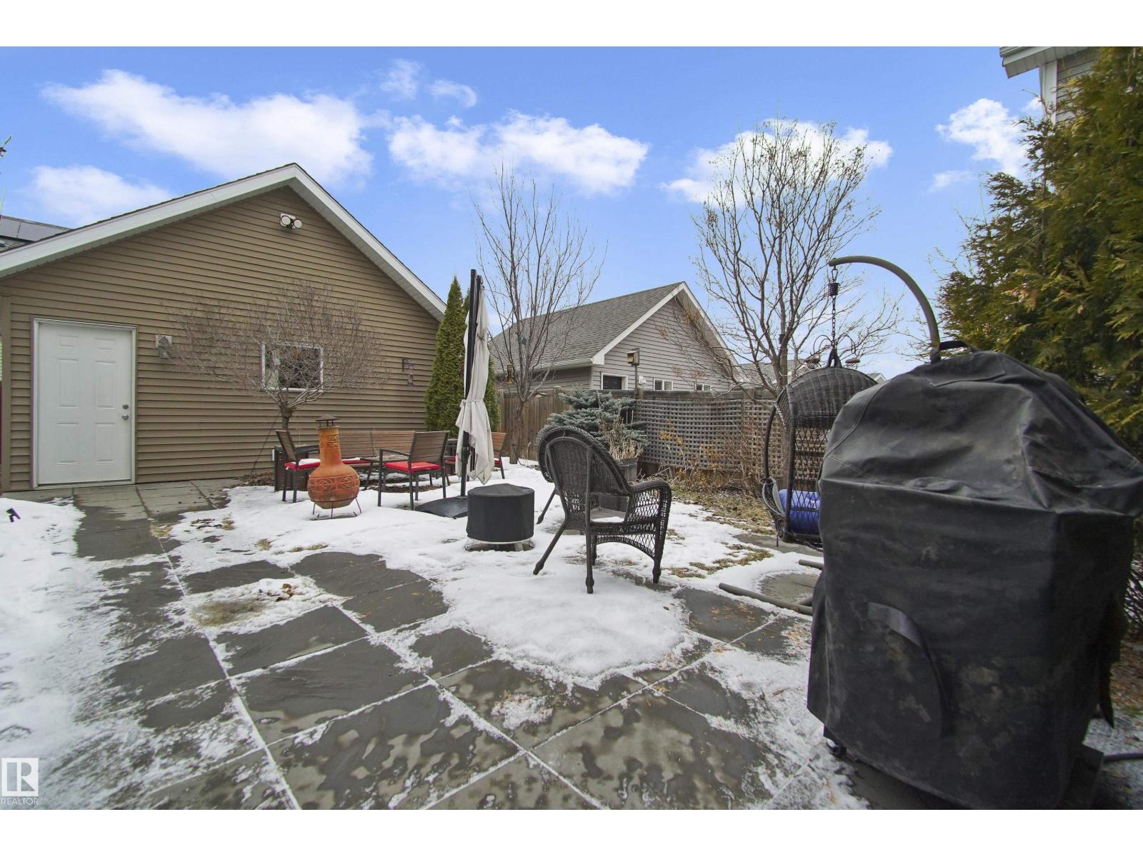 2028 74 ST SW, Edmonton