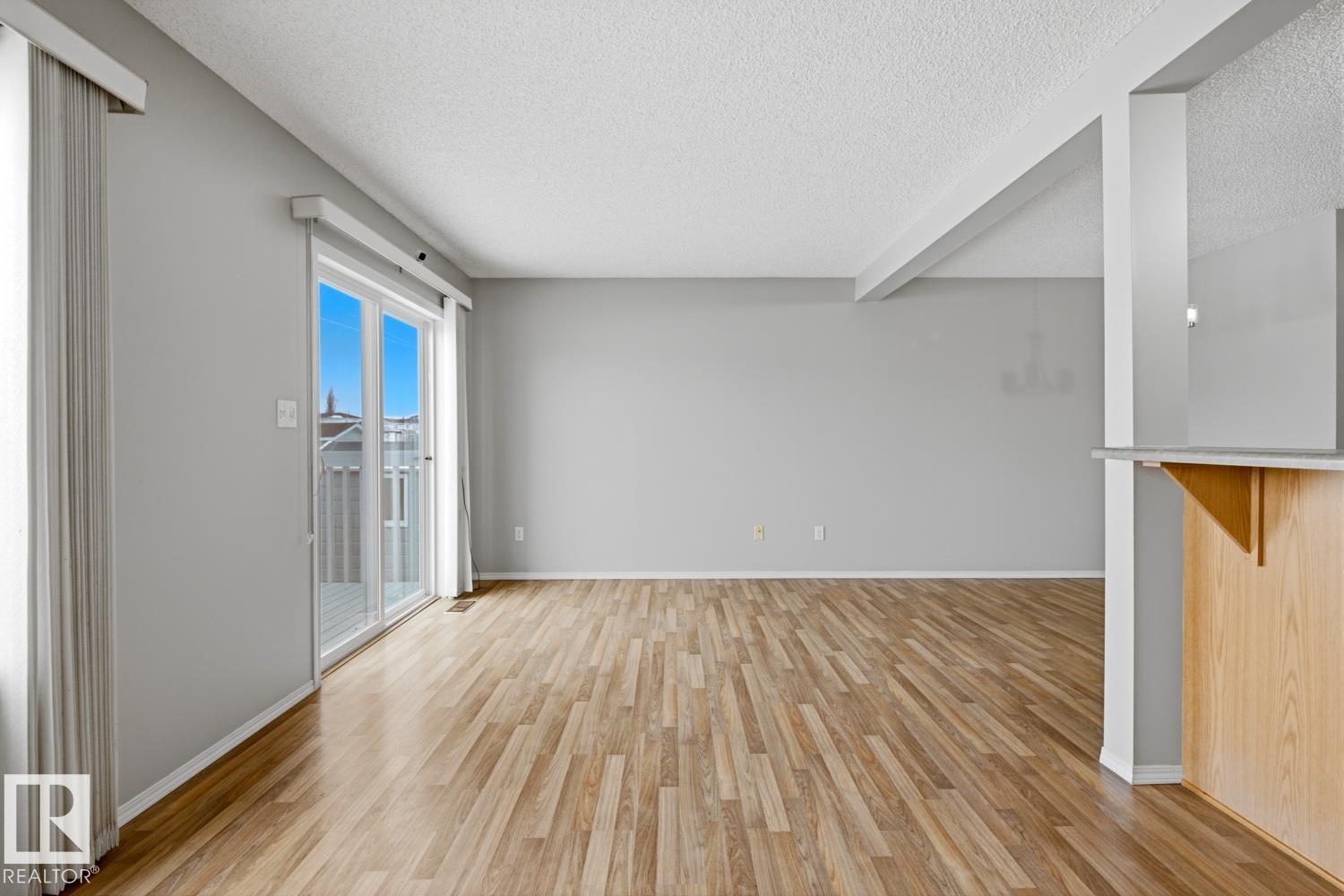 5913 164 AV NW, Edmonton