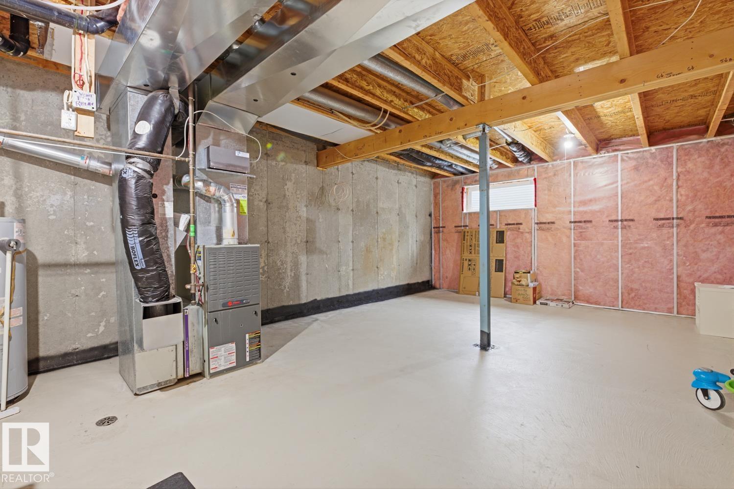 5913 164 AV NW, Edmonton