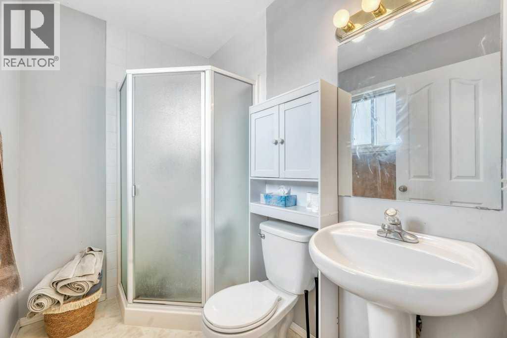 
          1905 Strathcona Terrace
            <br/>
            <span>Strathmore</span>
            , 
            <span>AB</span>
             <span>T1P1S1</span>
         - Photo 24