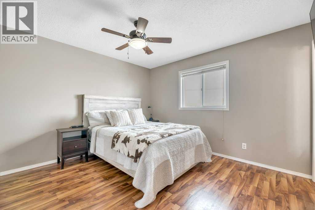 
          1905 Strathcona Terrace
            <br/>
            <span>Strathmore</span>
            , 
            <span>AB</span>
             <span>T1P1S1</span>
         - Photo 20