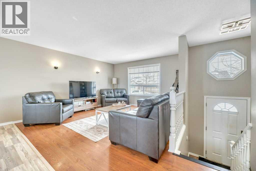 
          1905 Strathcona Terrace
            <br/>
            <span>Strathmore</span>
            , 
            <span>AB</span>
             <span>T1P1S1</span>
         - Photo 8