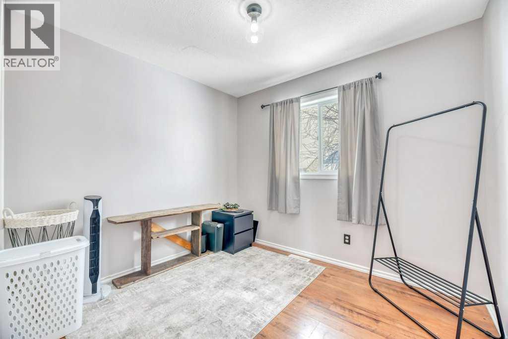 
          1905 Strathcona Terrace
            <br/>
            <span>Strathmore</span>
            , 
            <span>AB</span>
             <span>T1P1S1</span>
         - Photo 19