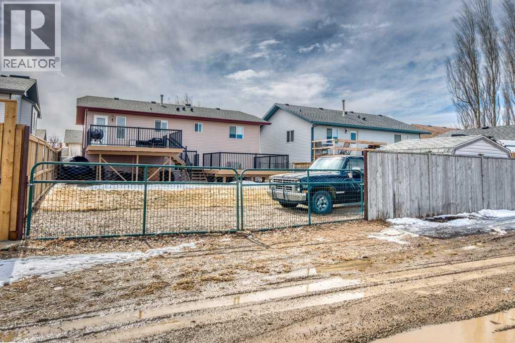 
          1905 Strathcona Terrace
            <br/>
            <span>Strathmore</span>
            , 
            <span>AB</span>
             <span>T1P1S1</span>
         - Photo 5