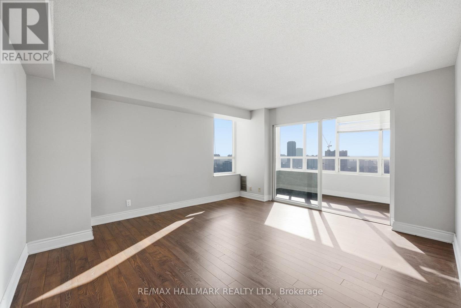 #2002 215 WYNFORD DRIVE - 17