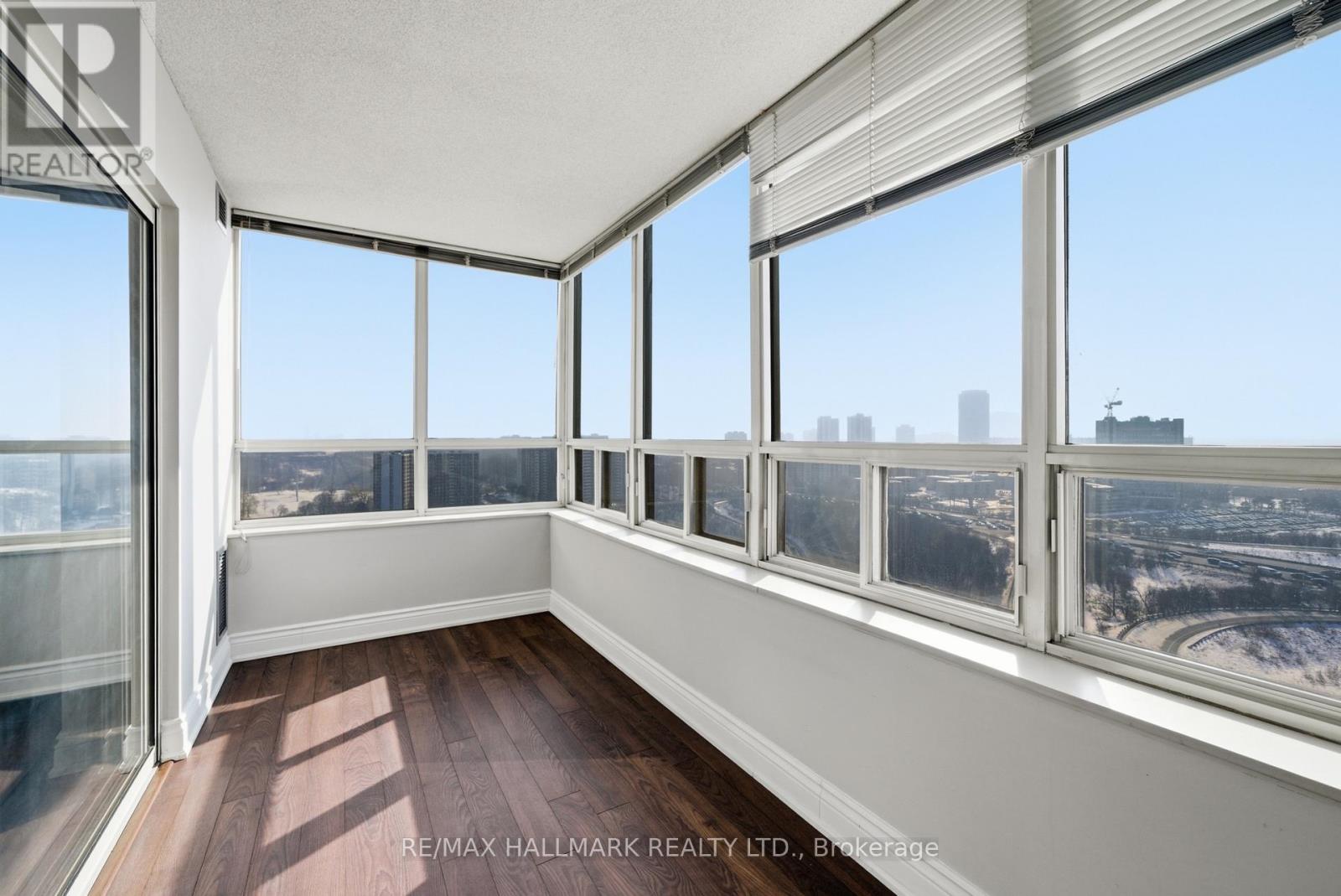 #2002 215 WYNFORD DRIVE - 18
