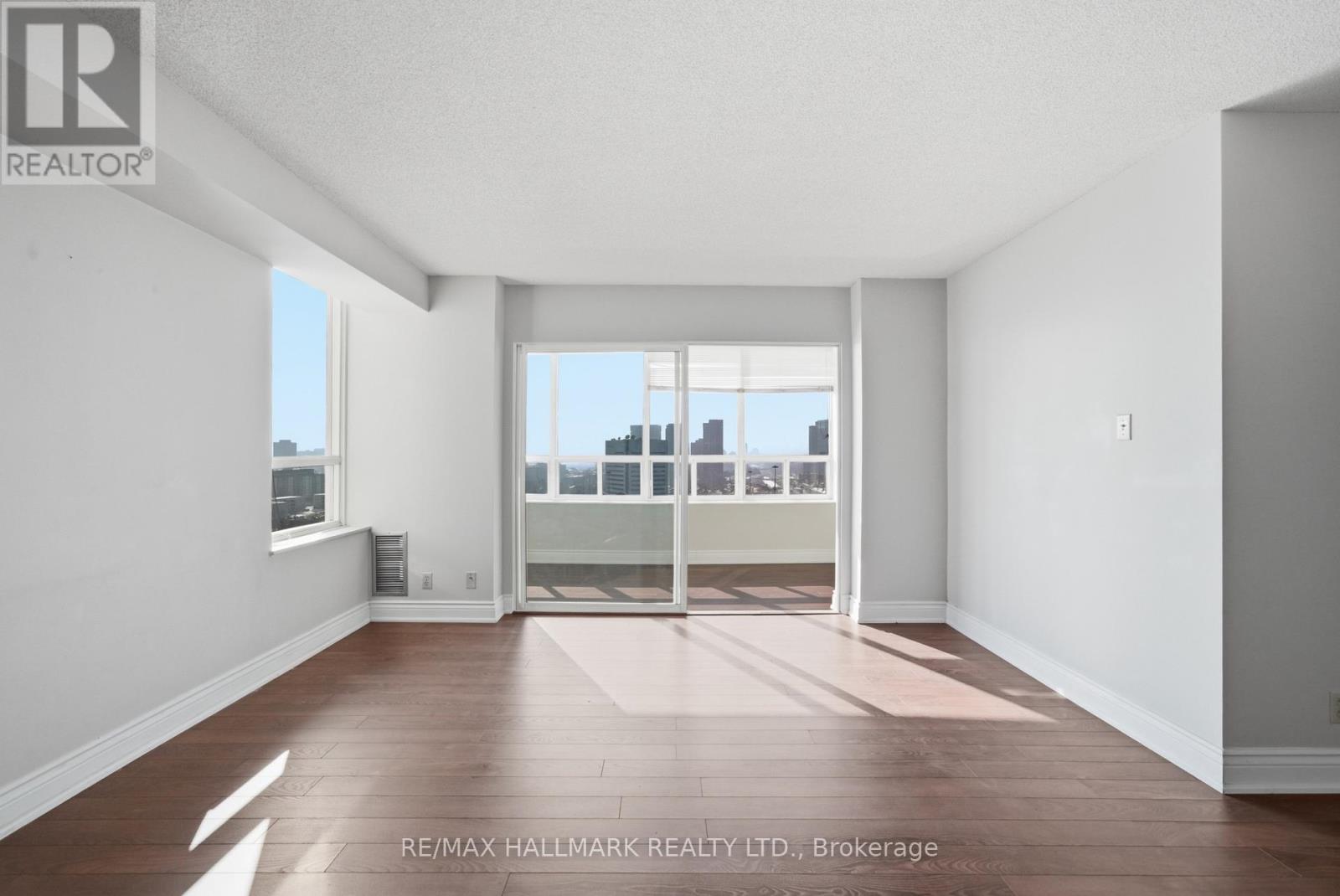 #2002 215 WYNFORD DRIVE - 23