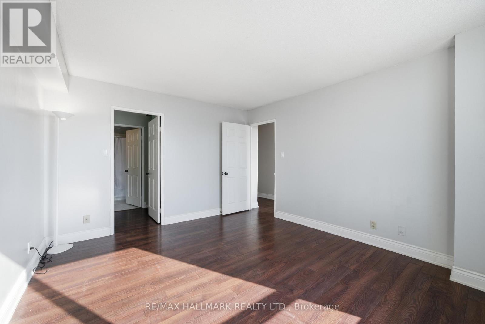 #2002 215 WYNFORD DRIVE - 30