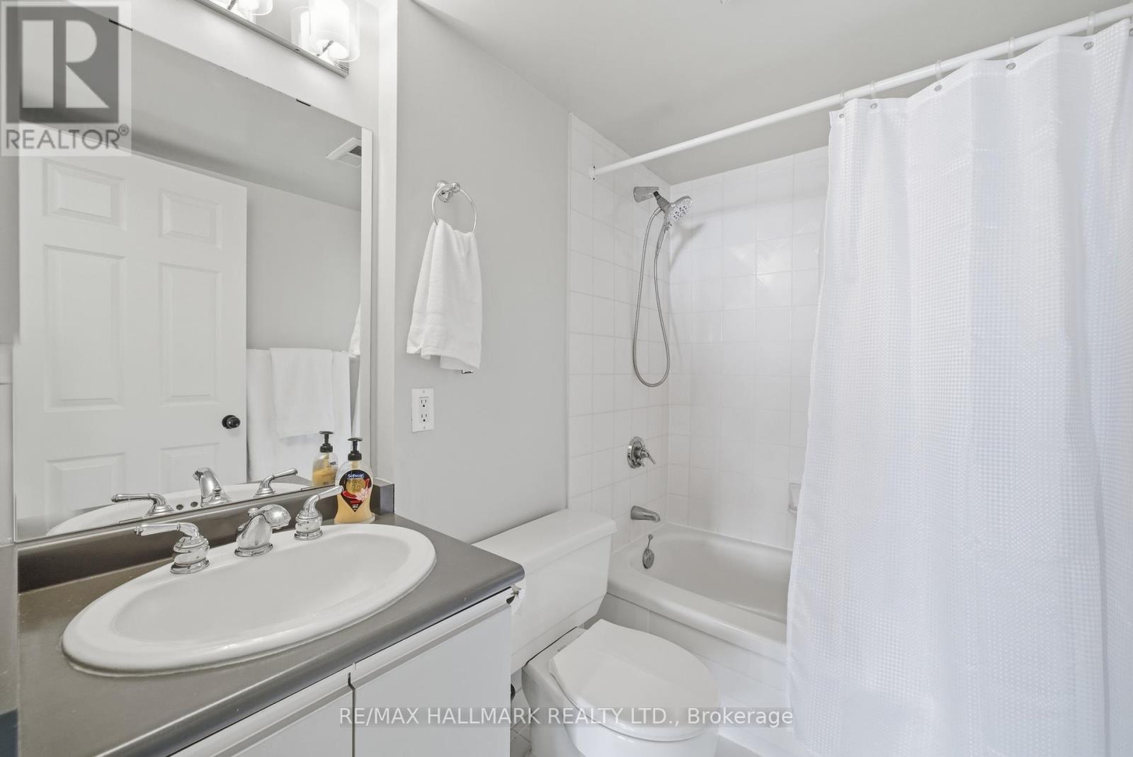 #2002 215 WYNFORD DRIVE - 32