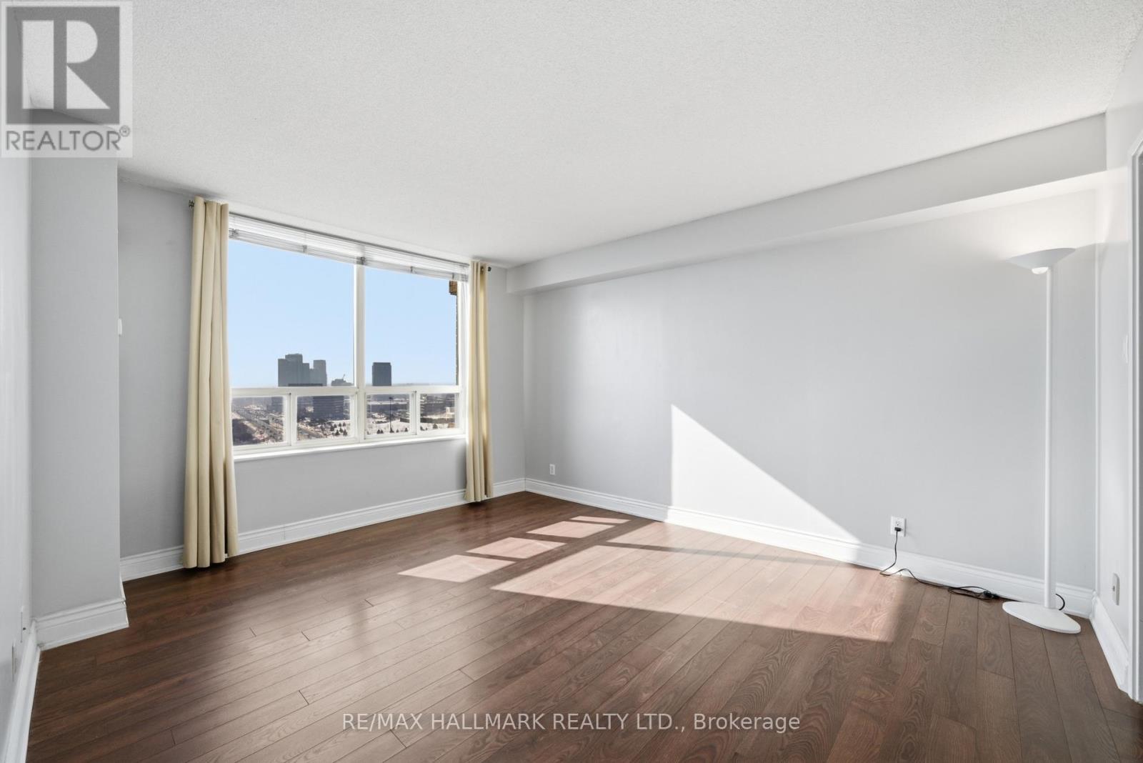 #2002 215 WYNFORD DRIVE - 33