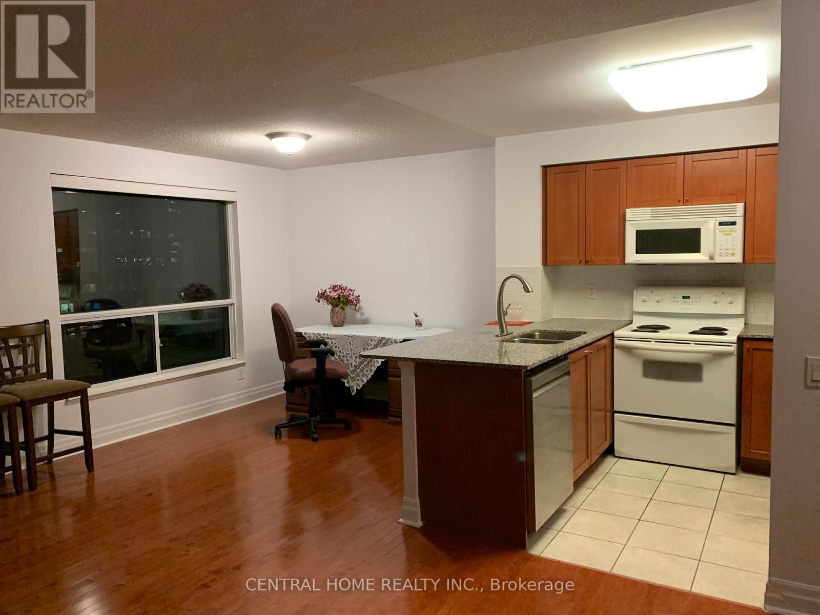 #2203 21 HILLCREST AVENUE - 3