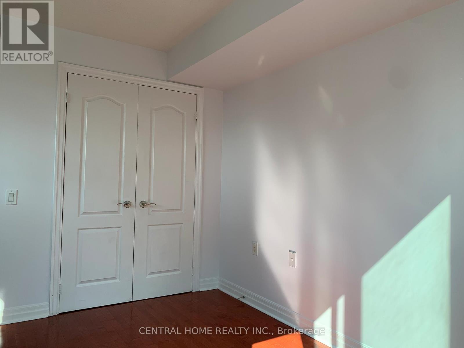 #2203 21 HILLCREST AVENUE - 8