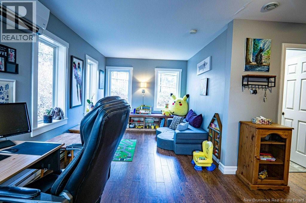 18 HILLSLEIGH COURT - 14