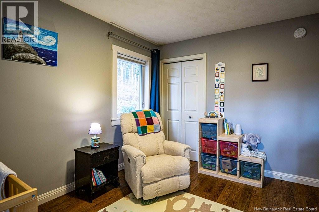 18 HILLSLEIGH COURT - 23