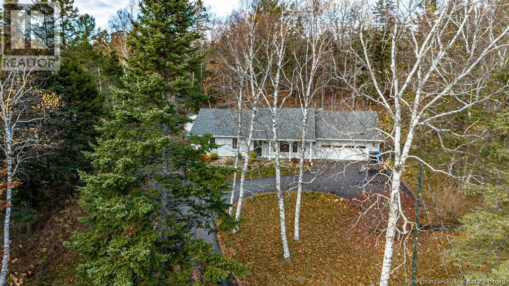 18 HILLSLEIGH COURT - 43