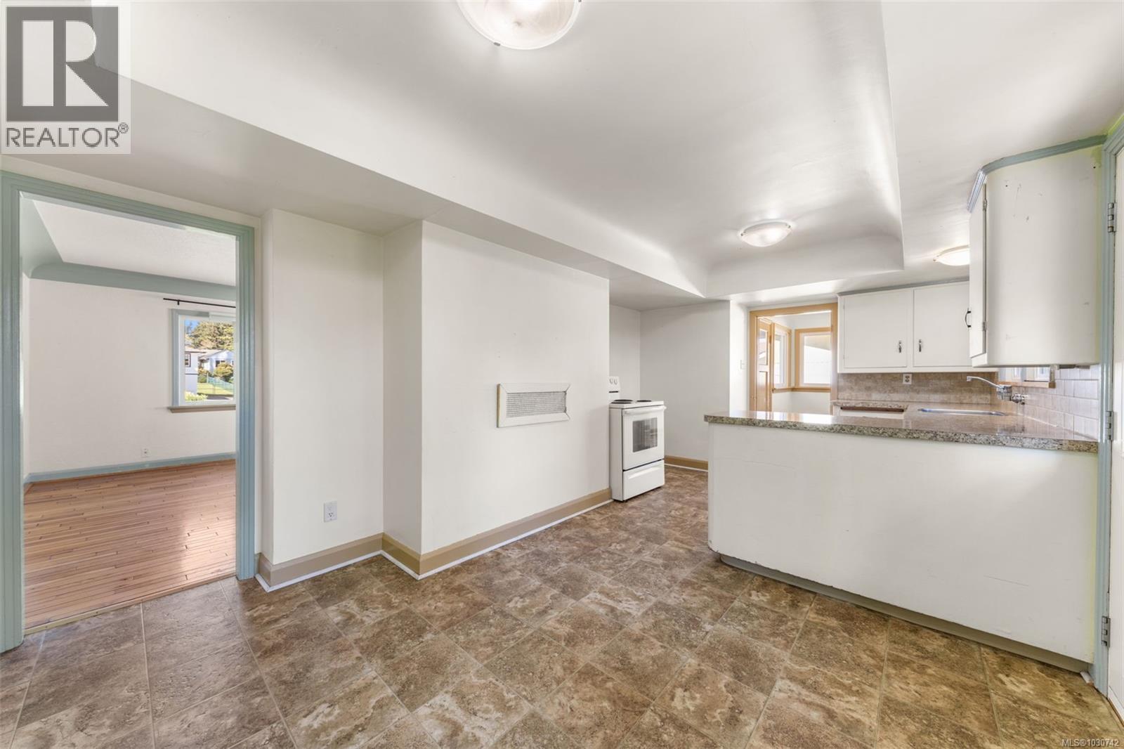 215 Suzanne Pl, View Royal